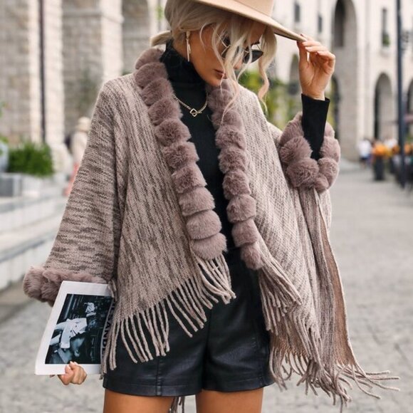 CHIC DOLLZ Brown faux fur trimmed Poncho Cardigan - Picture 1 of 6